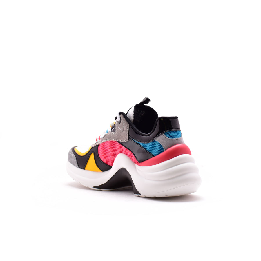 SKECHERS